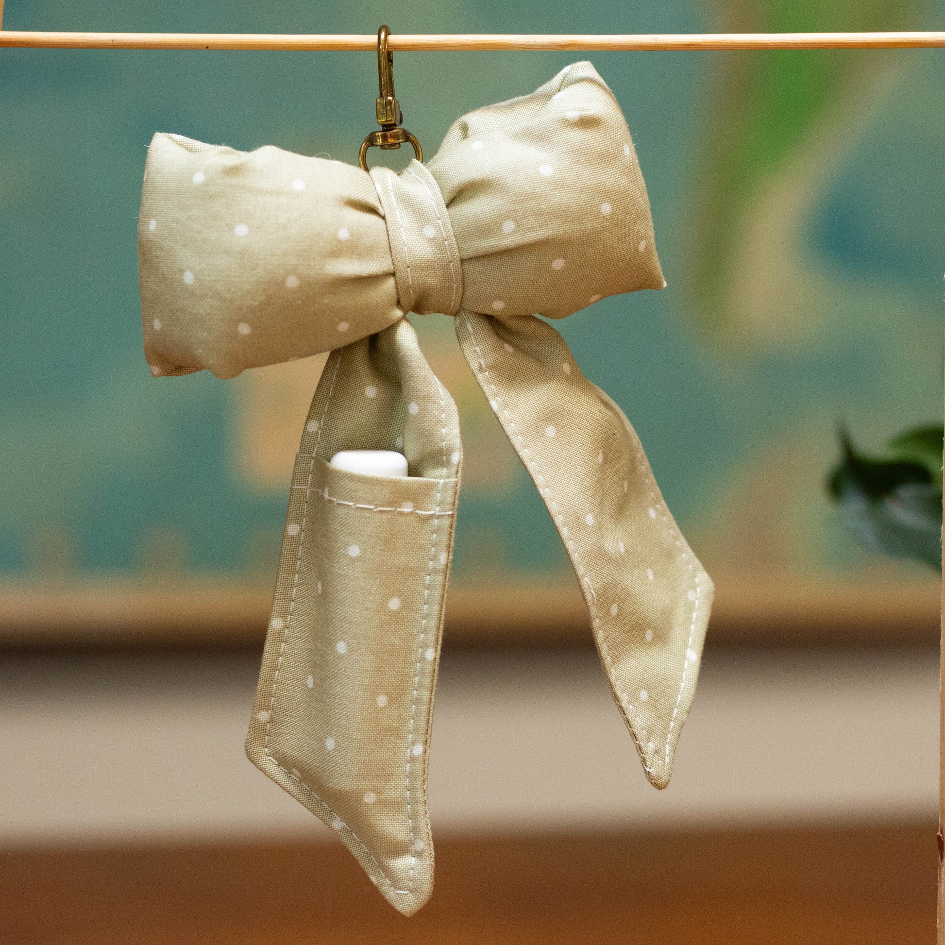 chapstick bow keychain
