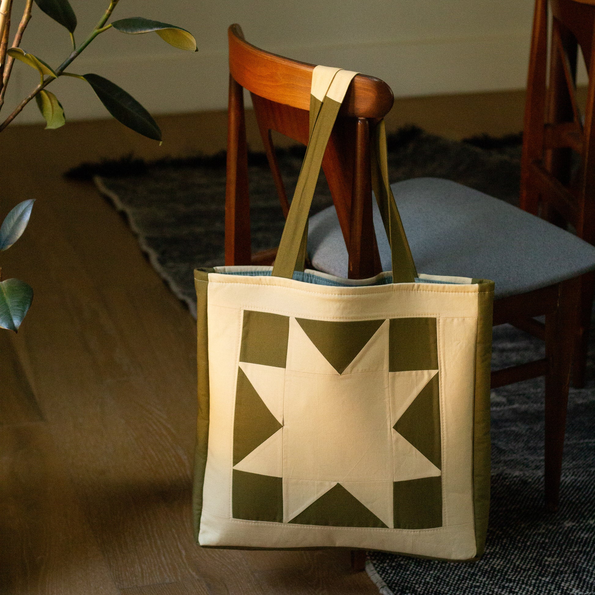 sawtooth quilt block tote