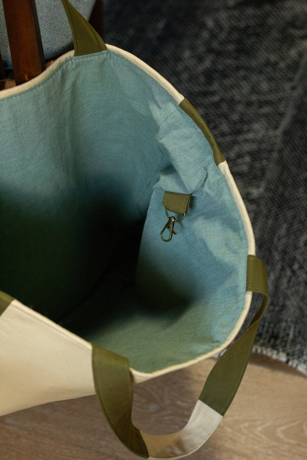 sawtooth quilt block tote