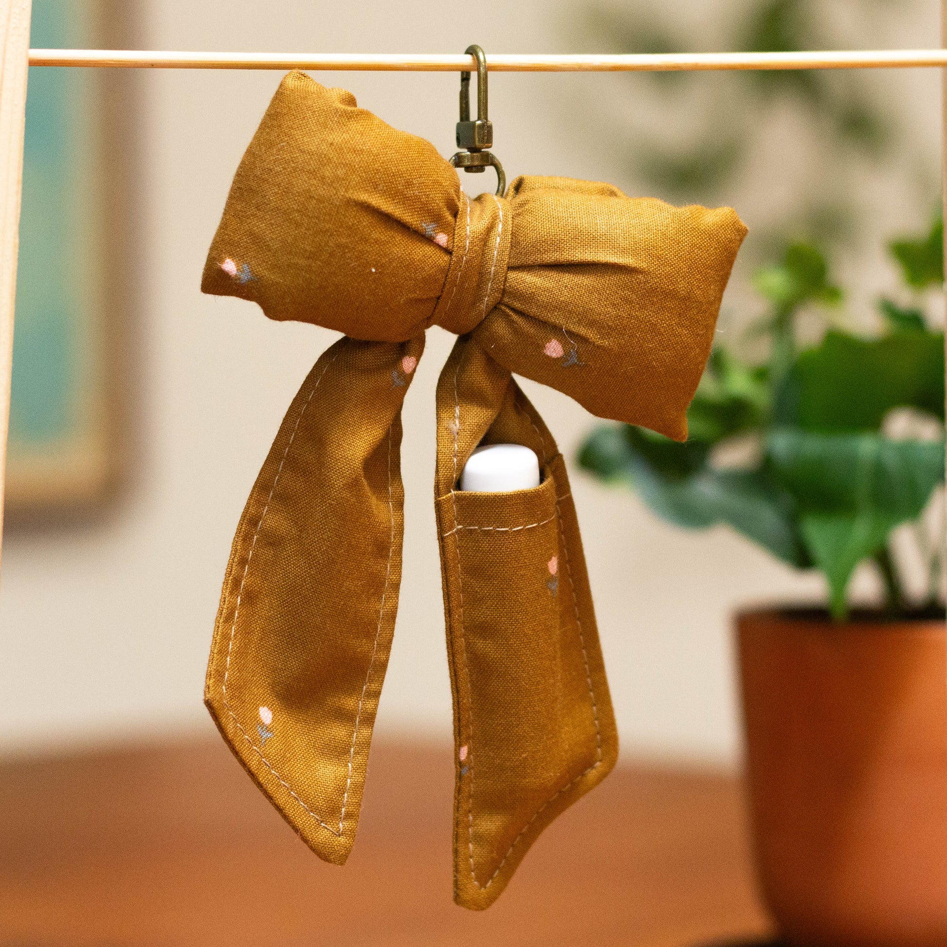 chapstick bow keychain